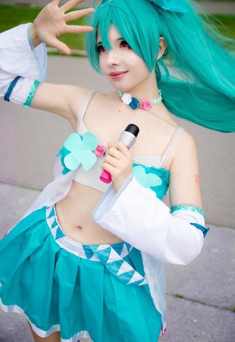 Saya Scarlet