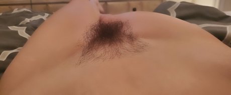 Naakte gelekte OnlyFans-foto van Marley Barbie