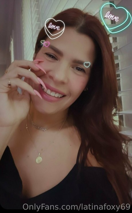 Latinafoxy69