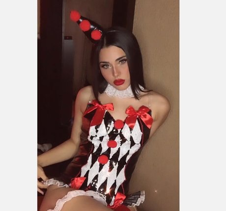 Naakte gelekte OnlyFans-foto van Adriana Olivarez