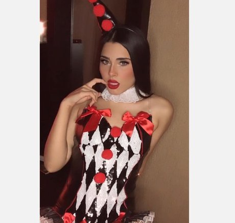 Naakte gelekte OnlyFans-foto van Adriana Olivarez