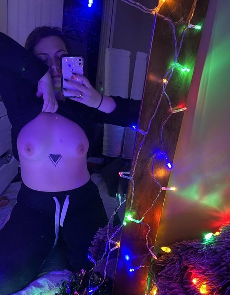 Naakte gelekte OnlyFans-foto van Aubreymae