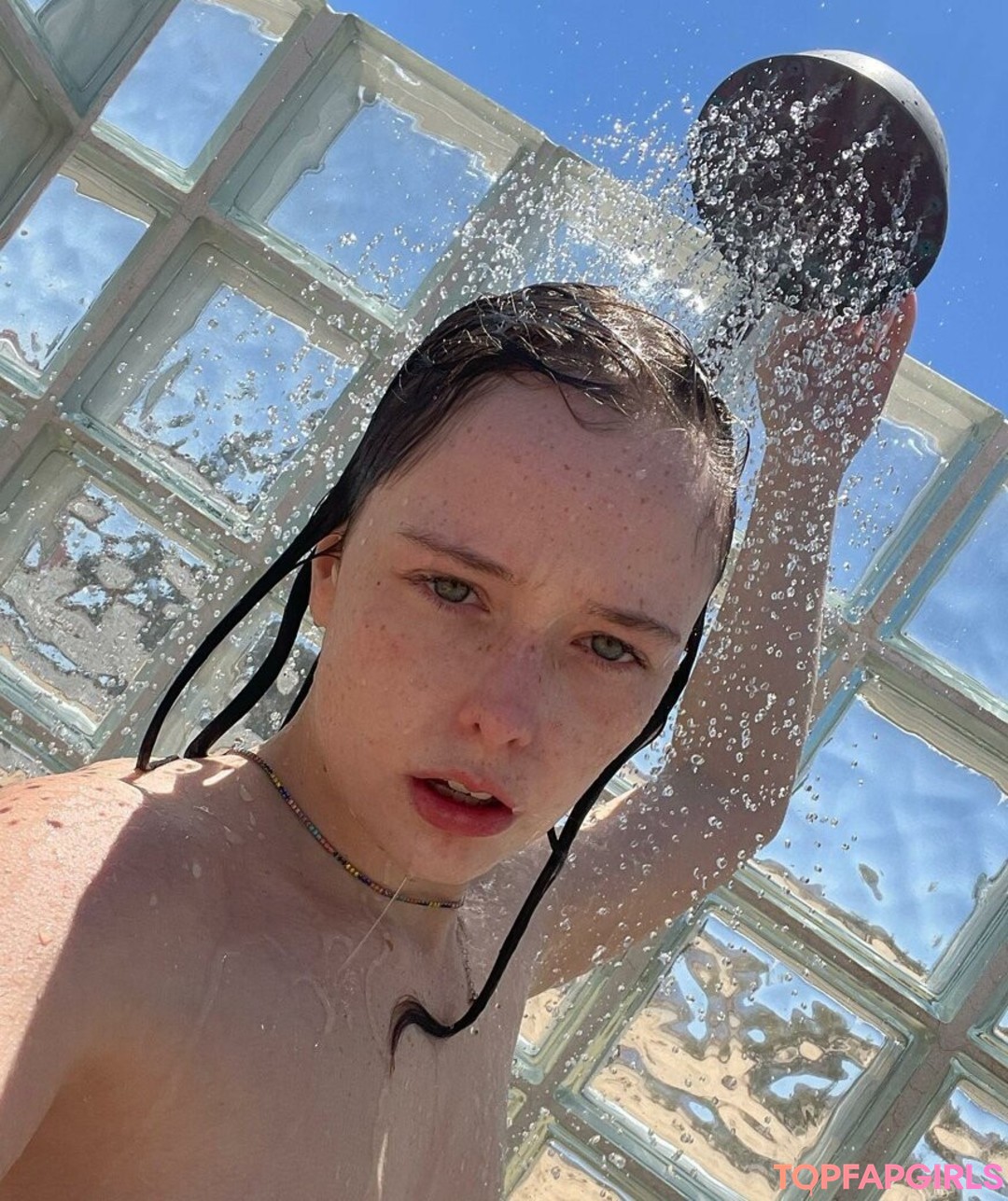 Naakte gelekte OnlyFans-foto van Thestrawberrybutcher #12 Naakte gelekte OnlyFans-foto van Thestrawberrybutcher #12