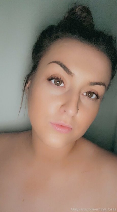 Emilyy_rosee
