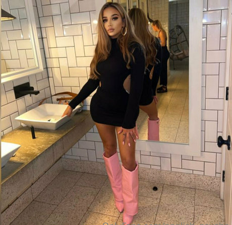 Naakte gelekte OnlyFans-foto van Englishpsycho