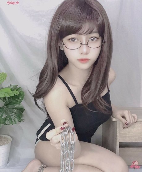 Naakte gelekte OnlyFans-foto van Violet Airis