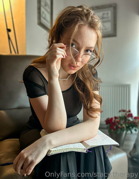 Naakte gelekte OnlyFans-foto van Stacytherapy
