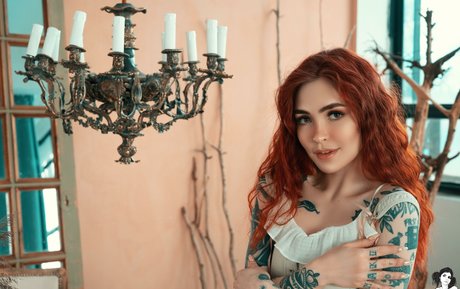 Naakte gelekte OnlyFans-foto van Alenagzhel