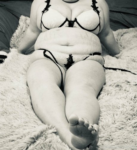 Naakte gelekte OnlyFans-foto van Adrianahunnydrip