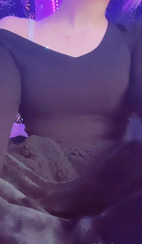 Naakte gelekte OnlyFans-foto van Tikalovexo