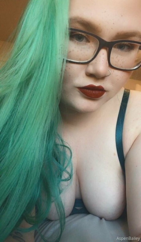 Naakte gelekte OnlyFans-foto van Teaseaspen