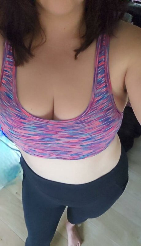 Naakte gelekte OnlyFans-foto van Funmumelf87