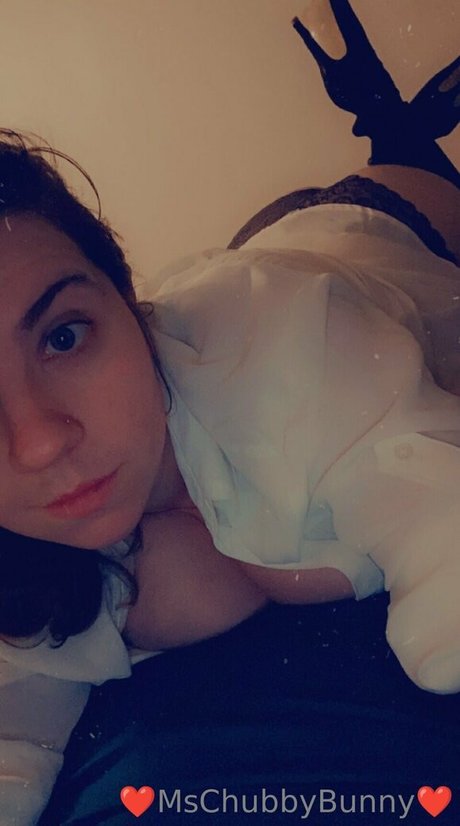 Naakte gelekte OnlyFans-foto van Mschubbybunny