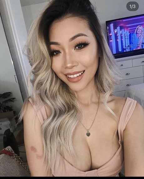 Naakte gelekte OnlyFans-foto van Jenbaited