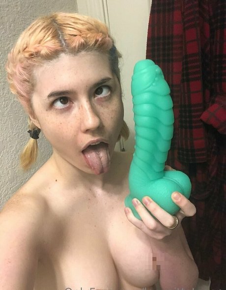 Naakte gelekte OnlyFans-foto van Leaveittotegan