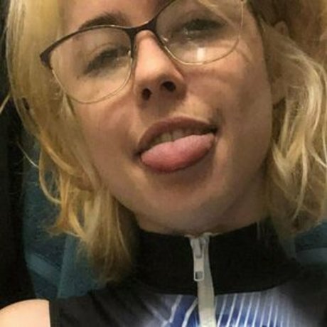 Naakte gelekte OnlyFans-foto van Leaveittotegan
