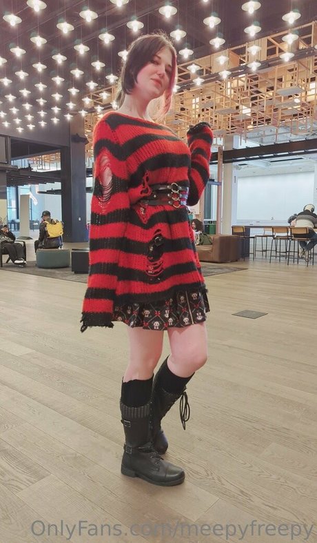 Naakte gelekte OnlyFans-foto van Meepyfreepy