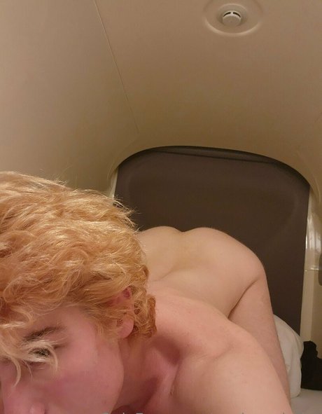 Naakte gelekte OnlyFans-foto van Noahwaybabe