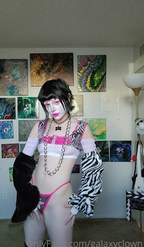 Naakte gelekte OnlyFans-foto van Galaxyclown
