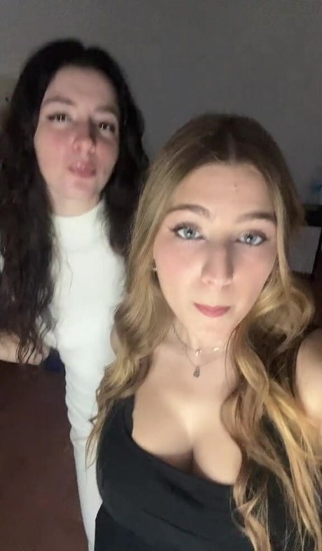 Naakte gelekte OnlyFans-foto van Francesca Salerno