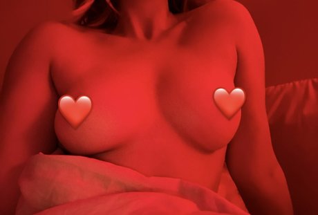 Naakte gelekte OnlyFans-foto van Erin Postsoffice