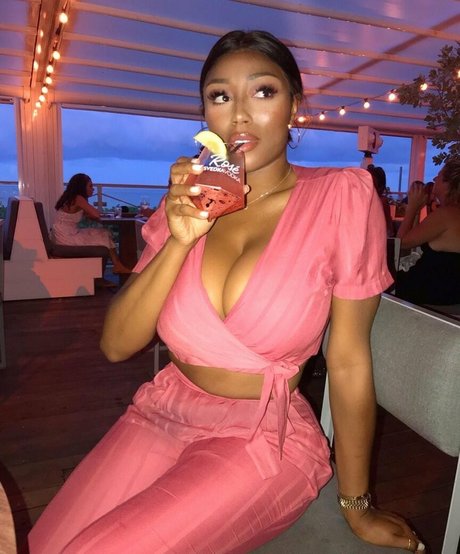 Naakte gelekte OnlyFans-foto van Vivi Panamera