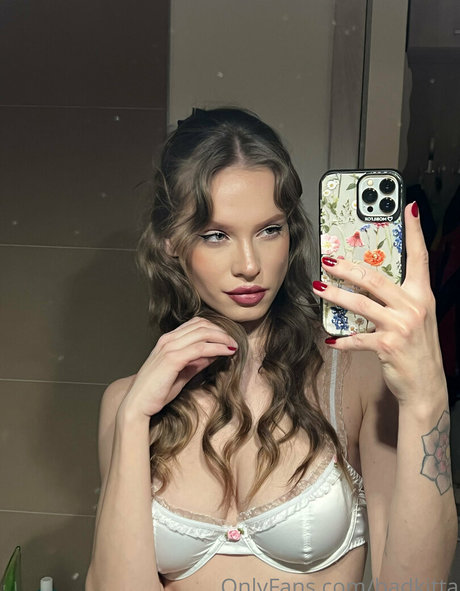 Naakte gelekte OnlyFans-foto van Oliviassweetride