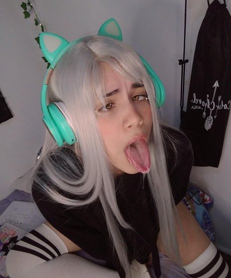 Naakte gelekte OnlyFans-foto van Kinoko Rin