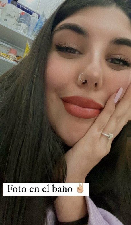 Naakte gelekte OnlyFans-foto van Kendall Navarro