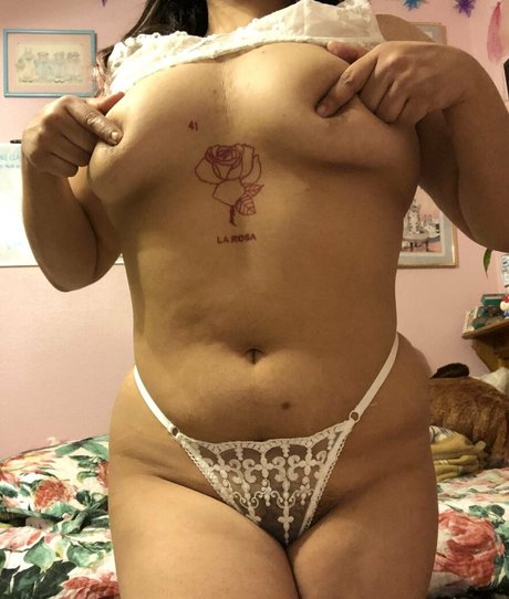 Naakte gelekte OnlyFans-foto van Benadryldreams