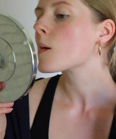 Naakte gelekte OnlyFans-foto van Ozley Asmr