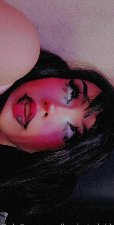 Naakte gelekte OnlyFans-foto van Braindedbby