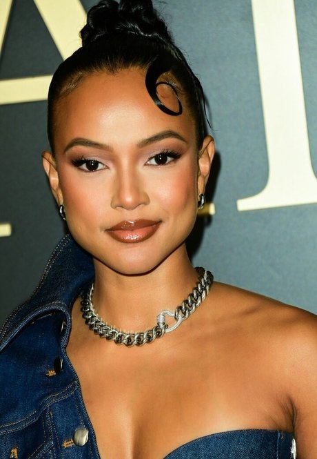 Naakte gelekte OnlyFans-foto van Karrueche