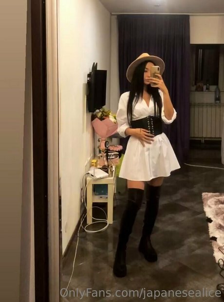 Naakte gelekte OnlyFans-foto van Japanesealice