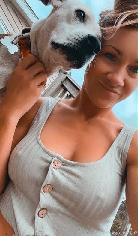 Naakte gelekte OnlyFans-foto van Huntress Jen