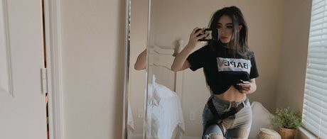 Naakte gelekte OnlyFans-foto van Basedlilv