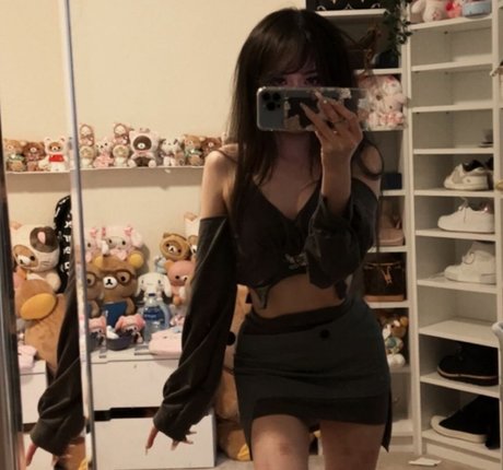 Naakte gelekte OnlyFans-foto van Basedlilv