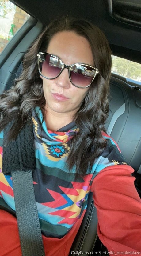 Naakte gelekte OnlyFans-foto van Hotwifebrookeblaze