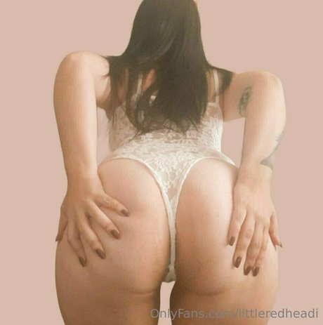 Naakte gelekte OnlyFans-foto van Littleredheadi