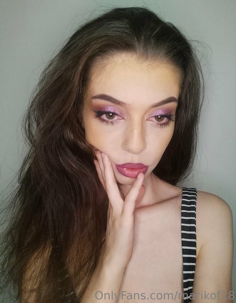 Naakte gelekte OnlyFans-foto van Marikof18