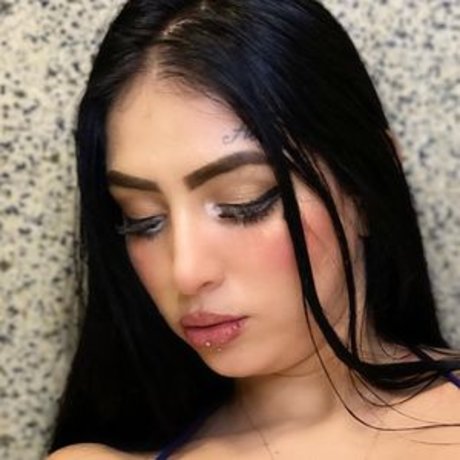 Naakte gelekte OnlyFans-foto van Endilolita