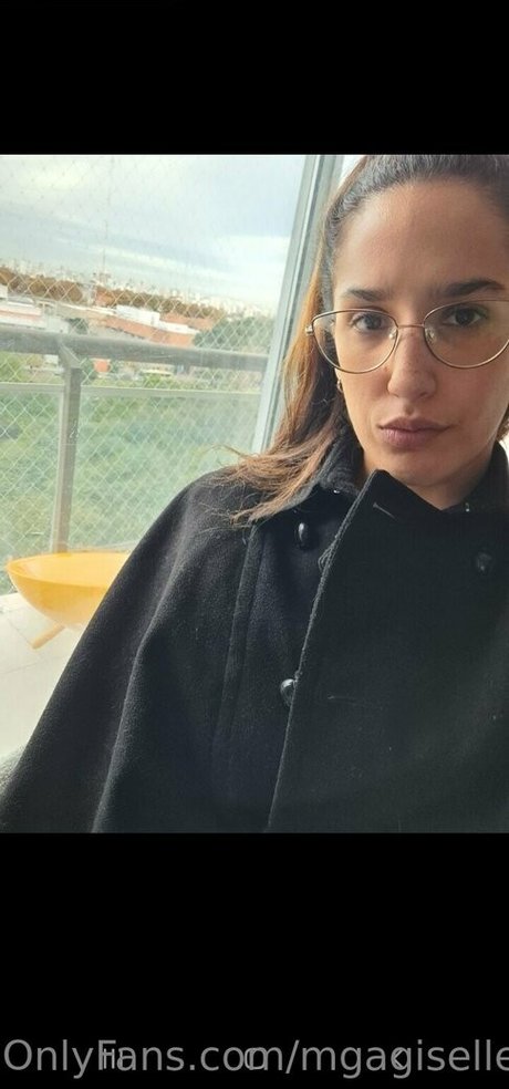 Naakte gelekte OnlyFans-foto van Mgagiselle