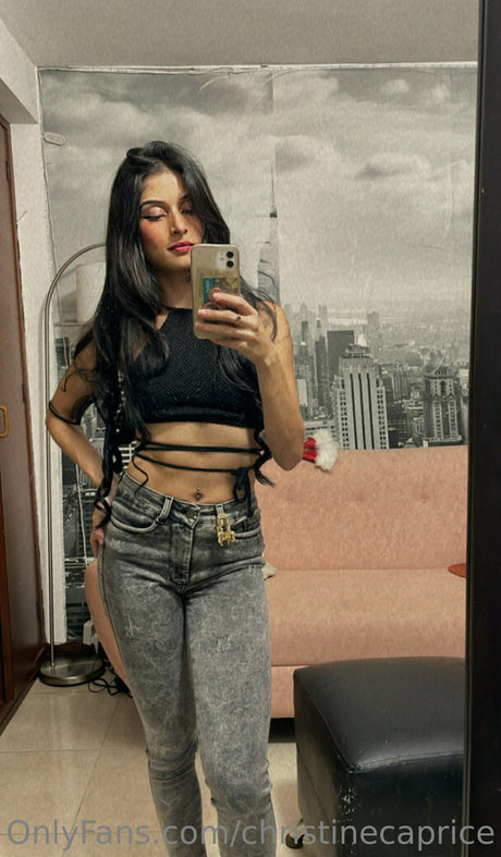 Naakte gelekte OnlyFans-foto van Christinecaprice