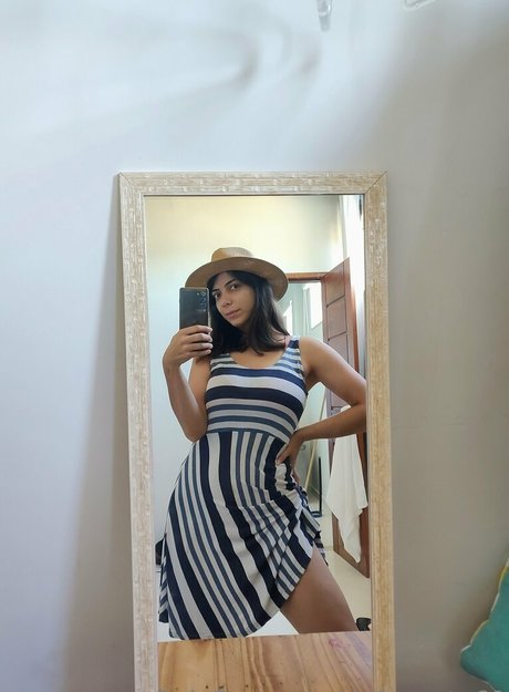 Naakte gelekte OnlyFans-foto van Dafnecute69