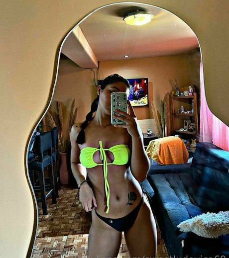 Naakte gelekte OnlyFans-foto van Sweetludovica69