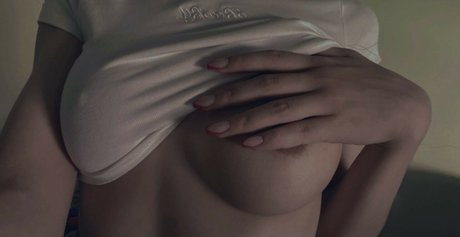 Naakte gelekte OnlyFans-foto van Shuolivia1104