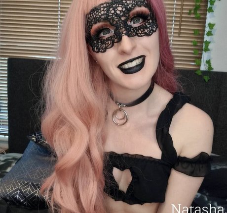 Naakte gelekte OnlyFans-foto van Natasha Rose