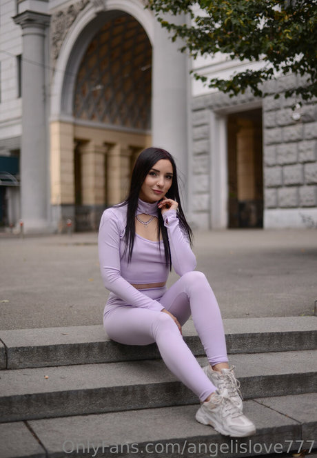 Naakte gelekte OnlyFans-foto van Angelislove777