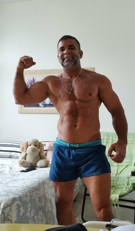 Naakte gelekte OnlyFans-foto van Jorginhokarioka21