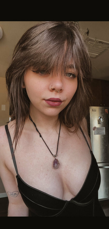 Naakte gelekte OnlyFans-foto van Nikkiinatural